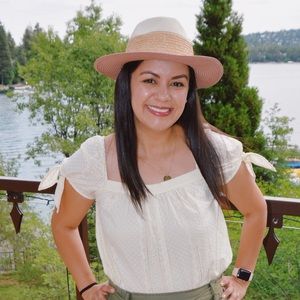 Meet your Posher, Miriela